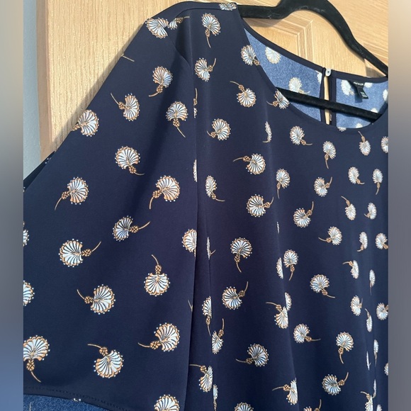 Ann Taylor Flowy Navy Patterned Blouse - Picture 2 of 10